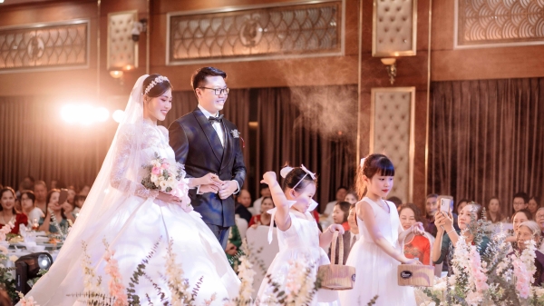 Happy Moment : Viết Trung - Lan Anh